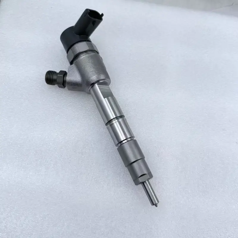 4 Pieces Fuel Injector 0445110622 006014872D91 for Mahindra Tractor 1533 1538 1635 1640 2538 2540 2545 2638 3540 4550