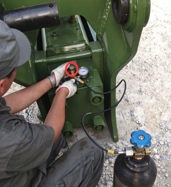Hydraulic Breaker Nitrogen: Pressure, Function and Correct Charging Method